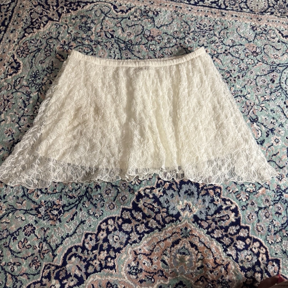 Hollister Women's Lace Lined White Skirt with Built in Shorts Size M - Picture 5 of 8